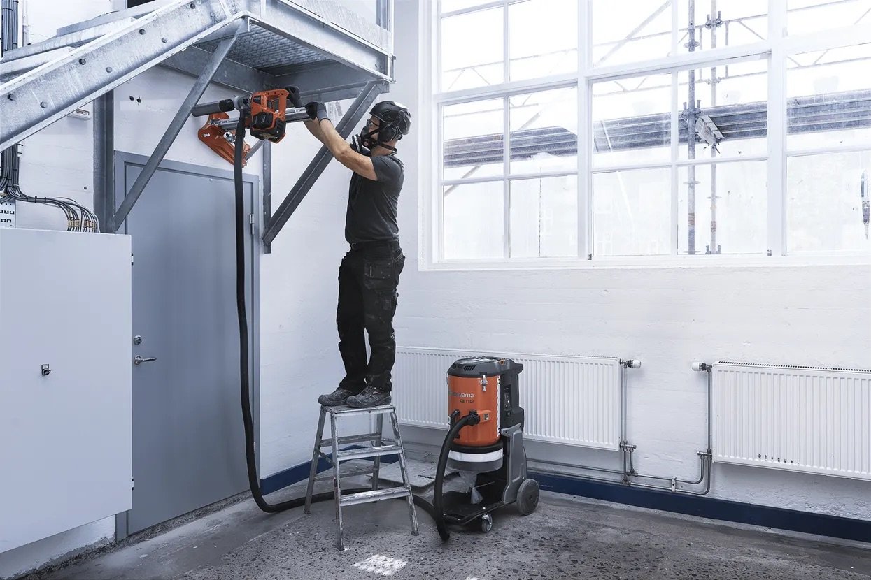 Akumulátorová jádrová vrtačka HUSQVARNA DM 540i Akumulátorová jádrová vrtačka HUSQVARNA DM 540i