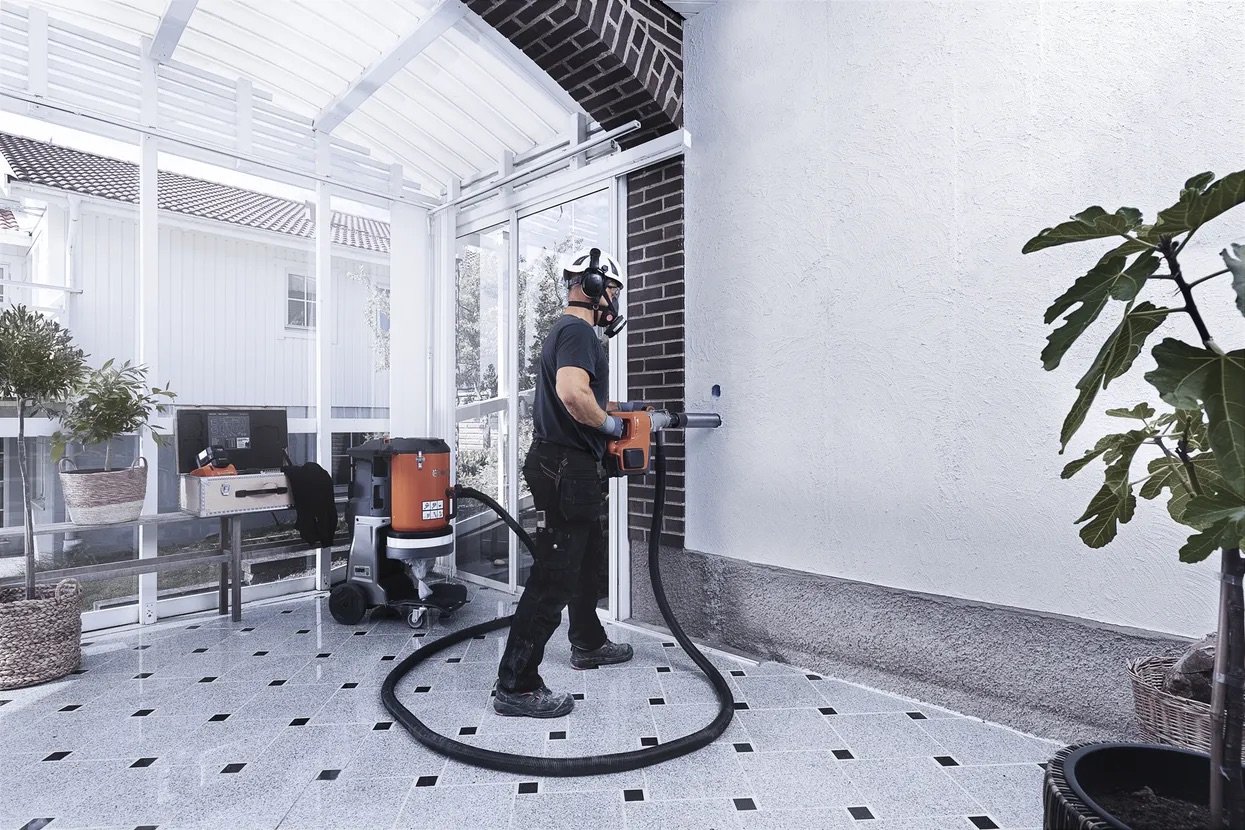 Akumulátorová jádrová vrtačka HUSQVARNA DM 540i Akumulátorová jádrová vrtačka HUSQVARNA DM 540i