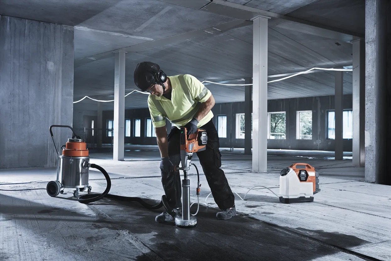 Akumulátorová jádrová vrtačka HUSQVARNA DM 540i Akumulátorová jádrová vrtačka HUSQVARNA DM 540i