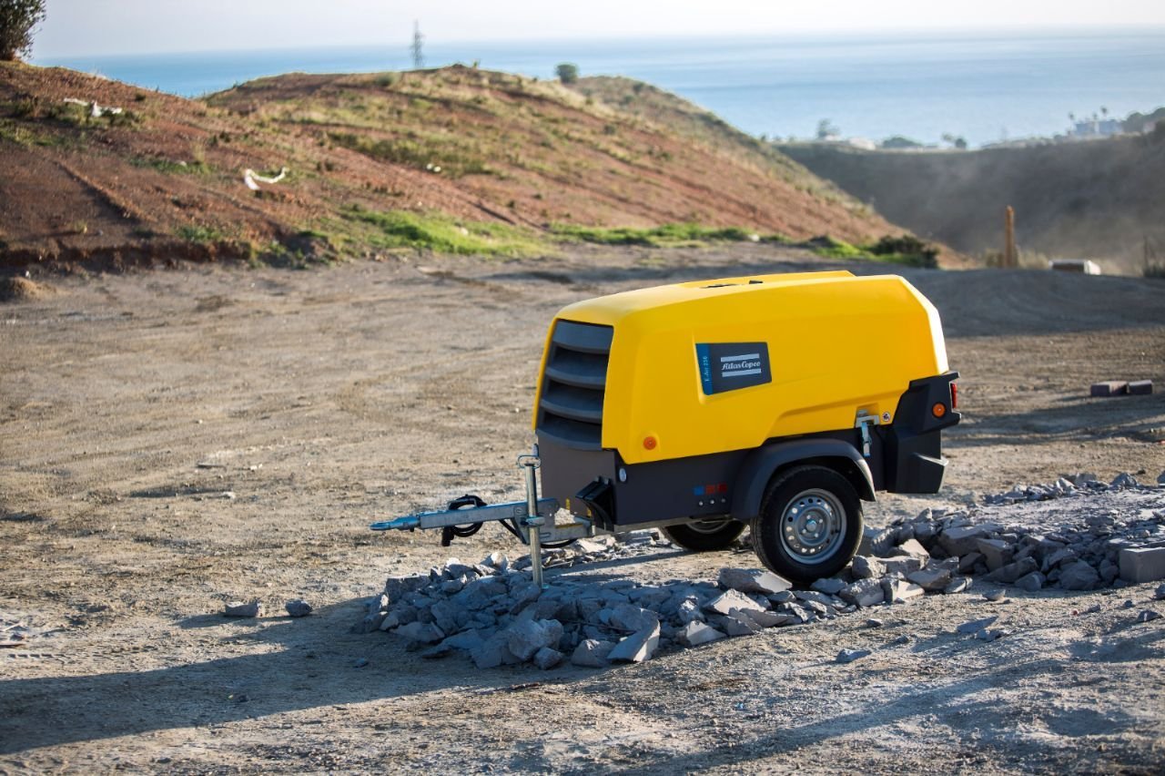 Mobilní šroubový kompresor Atlas Copco XAS 88 Kd PE Atlas Copco - pronájem Olomouc Mobilní šroubový kompresor Atlas Copco XAS 88 Kd PE Atlas Copco - pronájem Olomouc