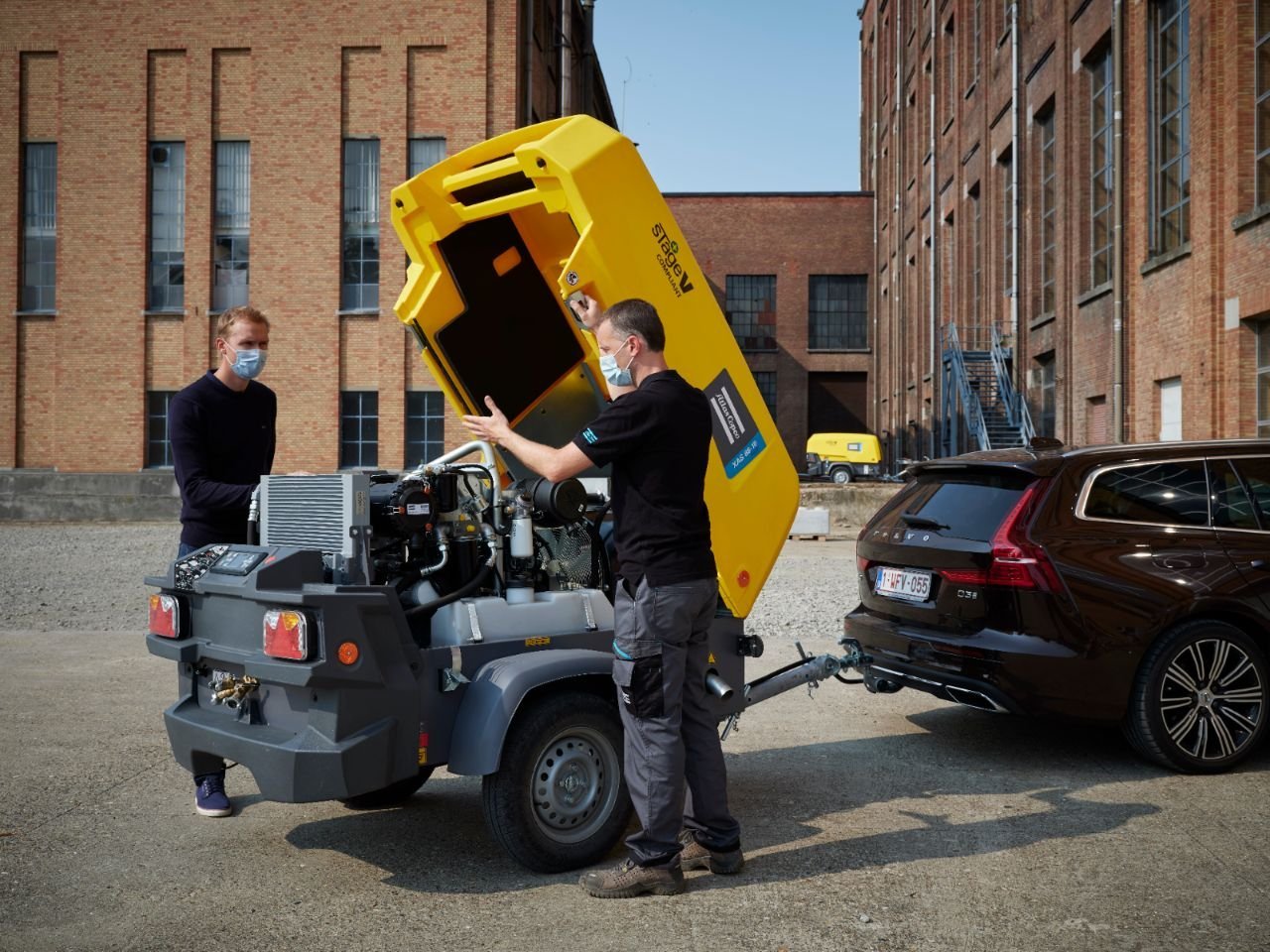 Mobilní šroubový kompresor Atlas Copco XAS 88 Kd PE Atlas Copco - pronájem Olomouc Mobilní šroubový kompresor Atlas Copco XAS 88 Kd PE Atlas Copco - pronájem Olomouc