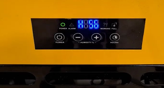 Odvlhčovač vzduchu MASTER DH 44 + sada nožů Victorinox Odvlhčovač vzduchu MASTER DH 44 + sada nožů Victorinox